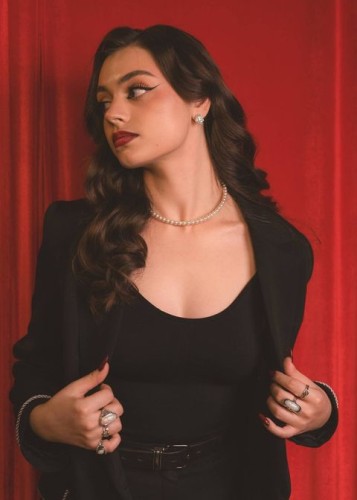 Полли, Г. Новотитаровская